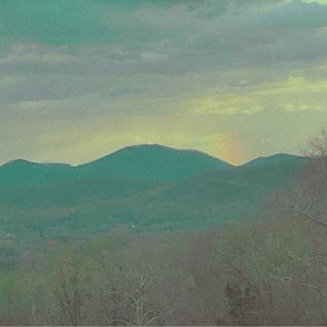 Imagem de 'Here In The Mountains'
