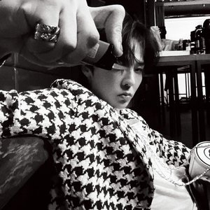 'G-DRAGON' için resim