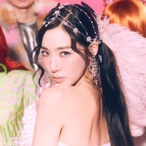 “Tiffany Young”的封面