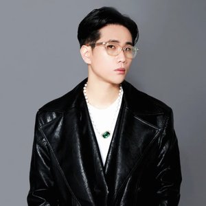 “Bronze (브론즈)”的封面