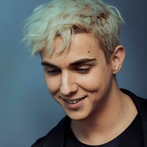 Immagine per 'MÉLOVIN'