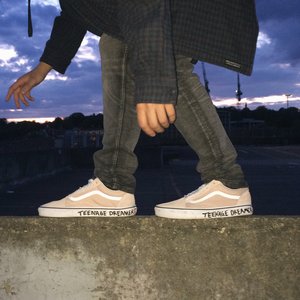 “Teenage Dreamer”的封面