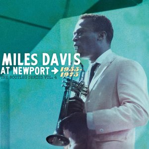 “Miles Davis at Newport: 1955-1975: The Bootleg Series, Vol. 4”的封面