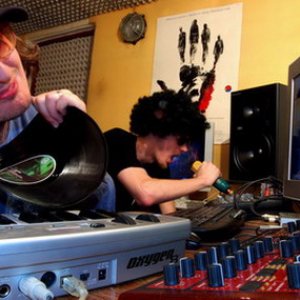 “Morebeat”的封面