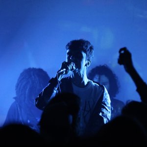 “Grandee”的封面