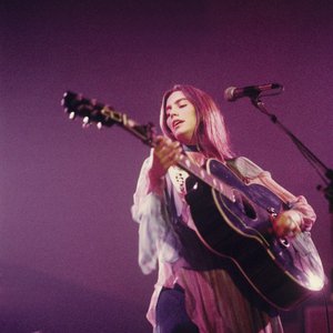 “Emmylou Harris”的封面