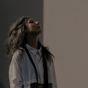 Изображение для 'Julia Holter'