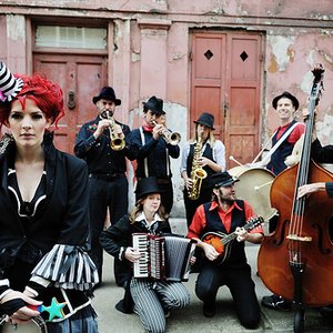 Zdjęcia dla 'Gabby Young'