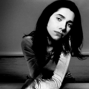 “PJ Harvey”的封面