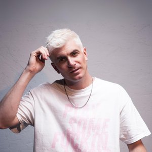 “Taylor Kade”的封面