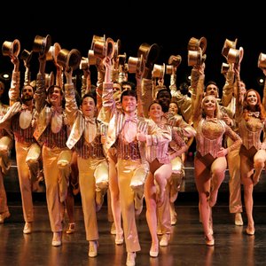 “A Chorus Line Ensemble (2006)”的封面