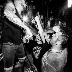 “Run Like Hell”的封面