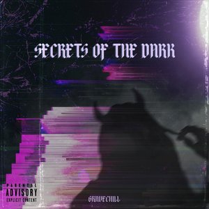 “SECRETS OF THE DARK”的封面