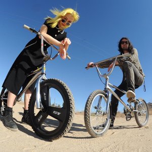 “Better Oblivion Community Center”的封面