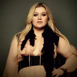 “Kelly Clarkson”的封面