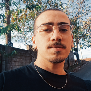 Boyinthegrass_