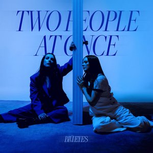 Immagine per 'two people at once'