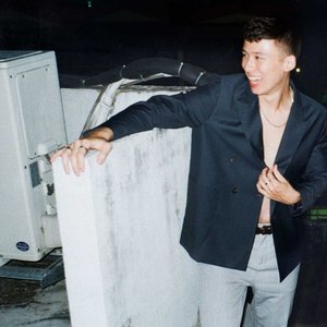 “NIO”的封面