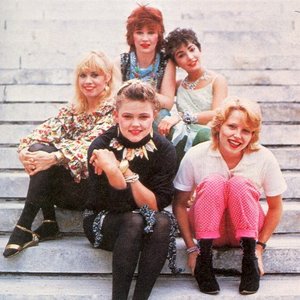 “The Go-Go's”的封面