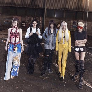 “i-dle”的封面