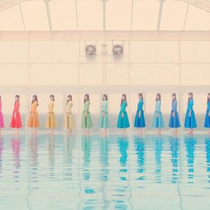 “Hinatazaka46”的封面