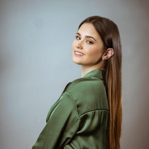Bild för 'Haley Azzopardi'