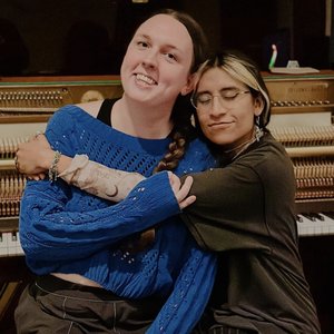 Immagine per 'Disiniblud, Rachika Nayar & Nina Keith'