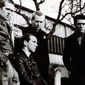 “The Outcasts”的封面