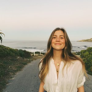 “Laura Dreyfuss”的封面