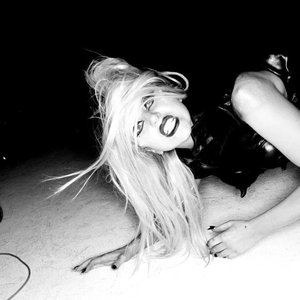 “Lady Gaga”的封面