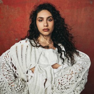“Alessia Cara”的封面