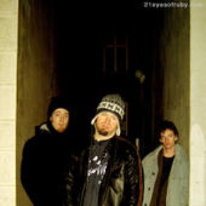 “21 Eyes of Ruby”的封面