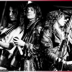 “Flaming Heart”的封面