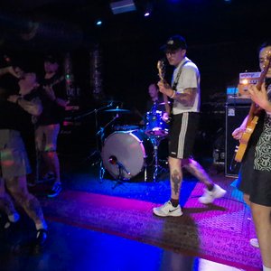 Imagen de 'Passed Out'
