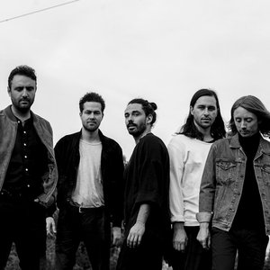 “Local Natives”的封面