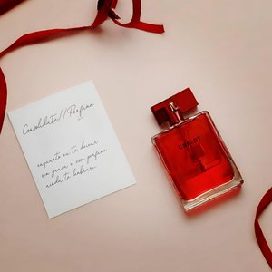 Изображение для 'Perfume'