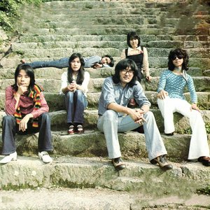 “赤い鳥”的封面
