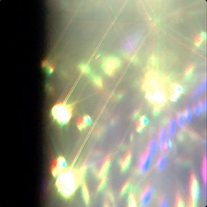 “Halos”的封面