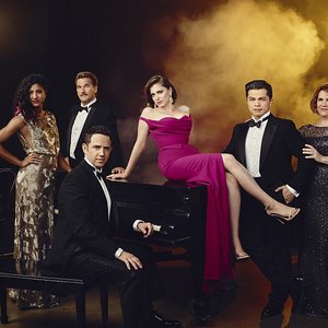 “Crazy Ex-Girlfriend Cast”的封面