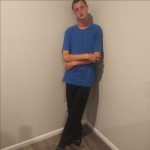 “Daniel Larson”的封面