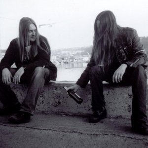 “Darkthrone”的封面