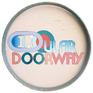 “Circular Doorway”的封面