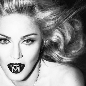 “Madonna”的封面