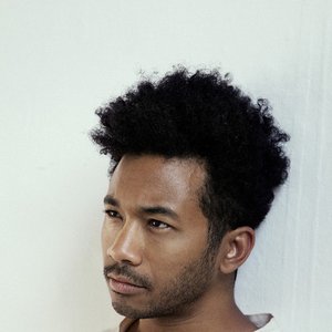“Toro y Moi”的封面
