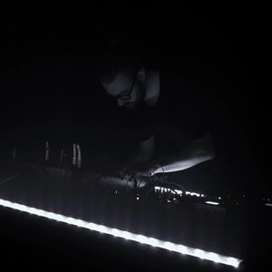 “SKROTTEN”的封面