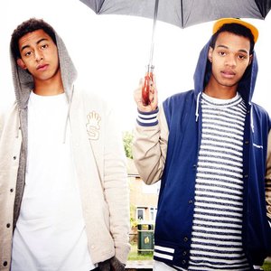 “Rizzle Kicks”的封面