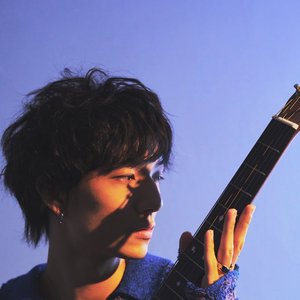 “EZU 黃奕儒”的封面