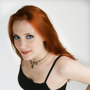 “Simone Simons”的封面