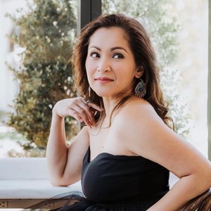 Изображение для 'Carol Banawa'