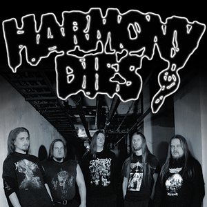 “Harmony Dies”的封面